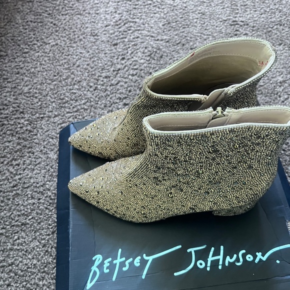 Betsy John’s Glitz and Glam Gold Boot - Picture 3 of 6